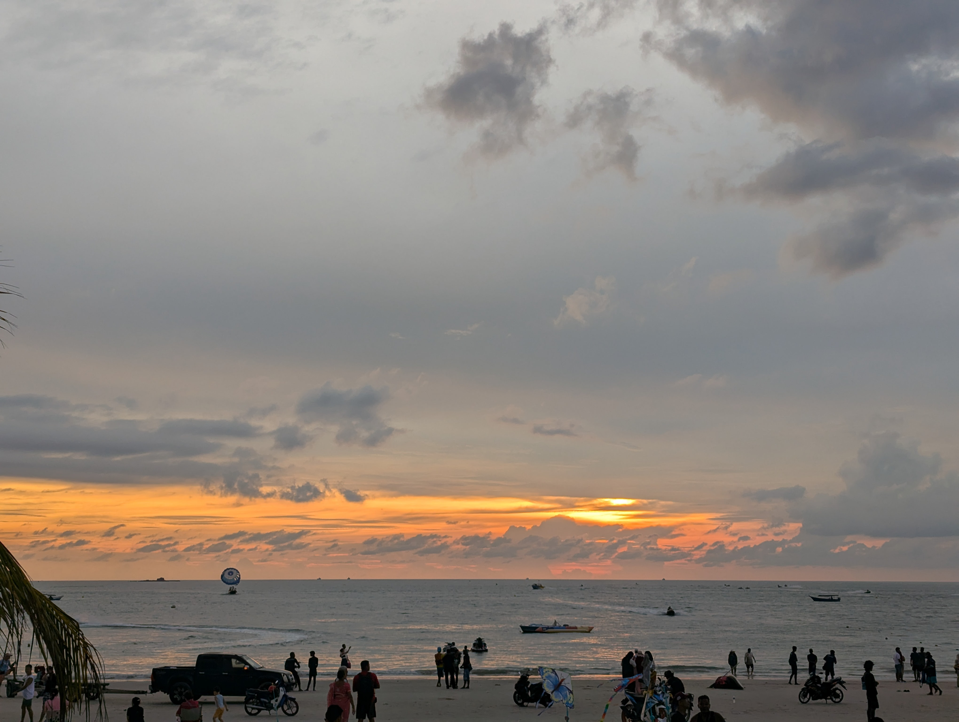 An evening at Pantai Cenang beach | Clicked by Priyanka